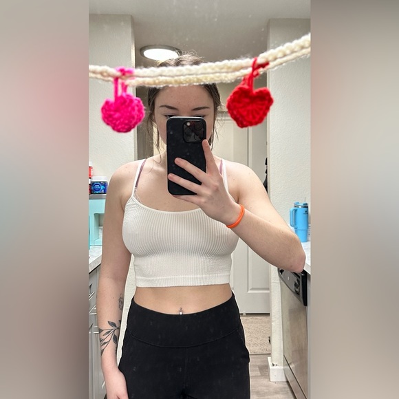 LOT (6) cropped tank tops, all size SMALL - Picture 2 of 8